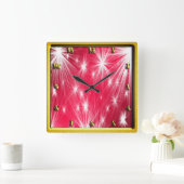 Rote Weihnachtssterne mit Schneeflocken und Quadratische Wanduhr (Zuhause)