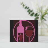 Rote Weinflasche und Glas Postkarte (Stehend Vorderseite)