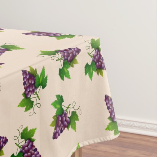 Rote Weintrauben auf leichtem Champagner Beige Tischdecke (Beispiel)