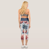 Rote, weiße und blaue Ananas Capri Leggings (Rückseite)