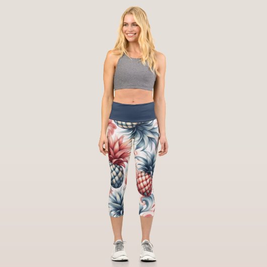 Rote, weiße und blaue Ananas Capri Leggings (Vorderseite)