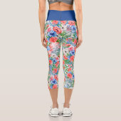 Rote weiße und blaue Blumen Patriotisch 4. Juli Capri Leggings (Rückseite)