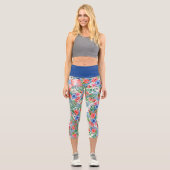 Rote weiße und blaue Blumen Patriotisch 4. Juli Capri Leggings (Vorderseite)