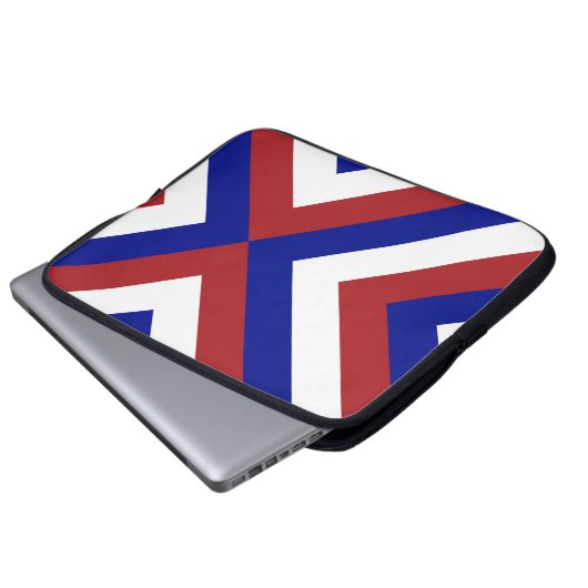 Rote, weiße und blaue Chevronen Laptopschutzhülle (Vorne Knopf)