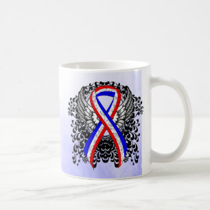 Rote, weiße und blaue Schleife mit Flügeln Kaffeetasse