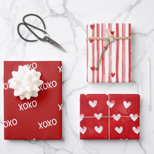 Rote weiße XOXO-Herz-Streifen Geschenkpapier Set (Vorderseite)