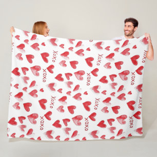 Rote XOXO-Herzen Fleecedecke