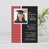 Rote Zickzack Foto-Abschluss-Party Einladung (Stehend Vorderseite)