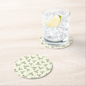 Rote Zweige in Creme einsetzen - nahtloses Muster. Runder Pappuntersetzer (Vor Ort)