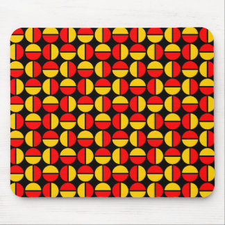 Rotende Kreise - rot und orange auf schwarz Mousepad