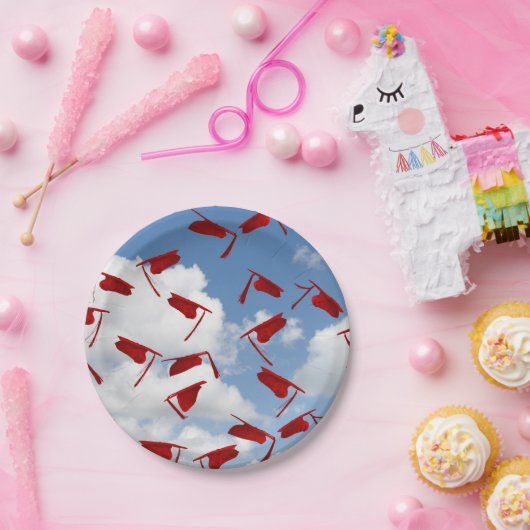 Roter Abschluss Hut am Himmel Pappteller (Party)