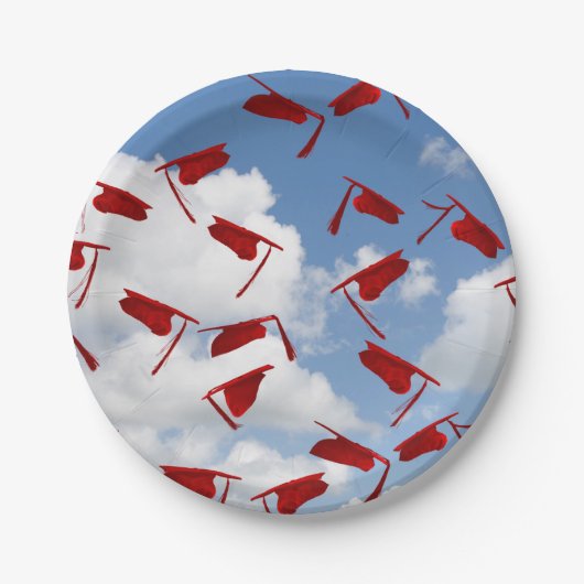 Roter Abschluss Hut am Himmel Pappteller (Vorderseite)