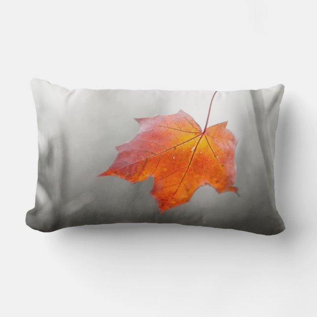 Roter Ahornleaf - Mystischer Herbst Lendenkissen (Vorderseite)