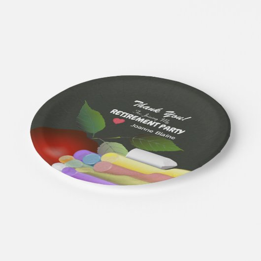 Roter Apfel und Chalk | Nachwuchslehrer Pappteller (Schrägansicht)