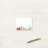 Roter Apple und farbiger Bleistift-Lehrer Post-it Klebezettel (Auf Schreibtisch)