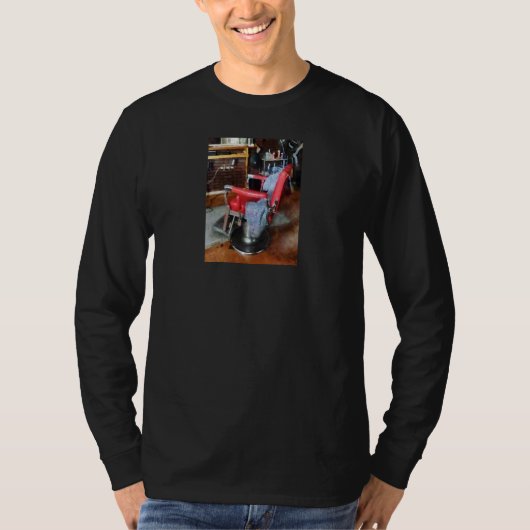 Roter Barberstuhl T-Shirt (Vorderseite)
