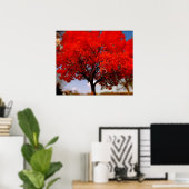 Roter Baum mit Wolken Poster (Heimbüro)