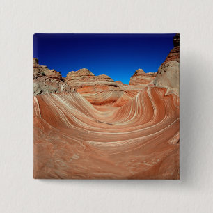 Roter, Beige und gelber Streifen im Wind und Button