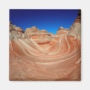 Roter, Beige und gelber Streifen im Wind und Magnet