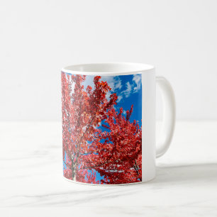 Roter Blätterbaum im Herbst Kaffeetasse