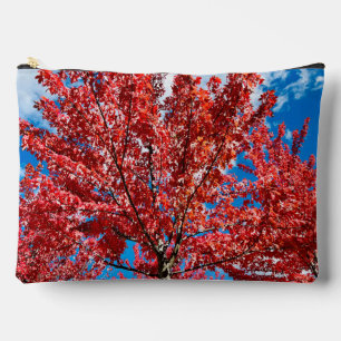 Roter Blätterbaum im Herbst Zubehörtasche