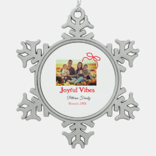Roter Bogen fröhlich Vibes fügen Familienname Foto Schneeflocken Zinn-Ornament