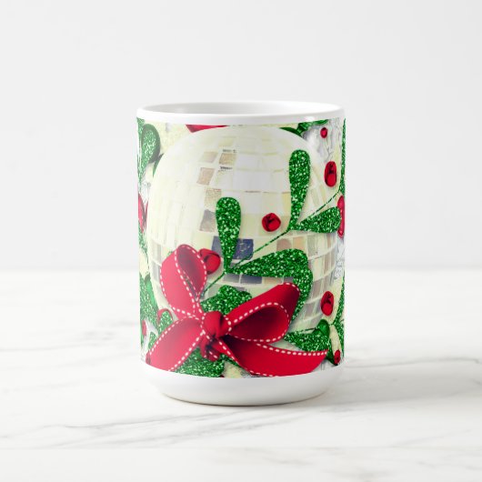 Roter Bow und Holly Kaffeetasse (Mittel)