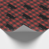 Roter Büffel kariert mit Schweinen Geschenkpapier (Ecke)