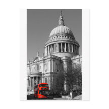 Roter Bus am St. Paul's Cathedral