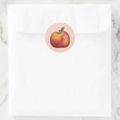 Roter Cartoon Apple auf Rosa Runder Aufkleber (Tasche)