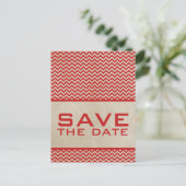 Roter Chic Zickzack Save the Date Postkarte (Stehend Vorderseite)