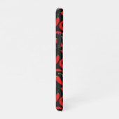 Roter Chili Paprikaschoten auf schwarz iPhone Hülle (Rechte Seite)