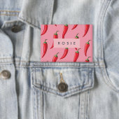 Roter Chili Pepper-Muster auf rosa Hintergrund Button (Insitu)