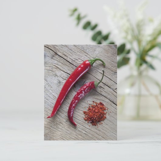 Roter Chili-Pfeffer Postkarte (Stehend Vorderseite)