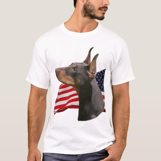 Roter DobermannPinscherkopf mit Flagge T-Shirt (Vorderseite)