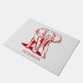 Roter Elefant auf weißem Damast Fußmatte (Schrägansicht)