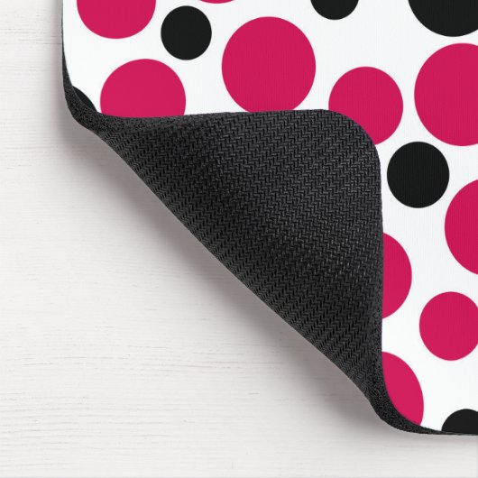 Roter Erbsenretro auf weißem Hintergrund Mousepad (Ecke)