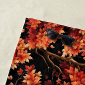 Roter Fall Ahornbaum Nahtloses Muster Grafik Strandtuch (Beispiel)