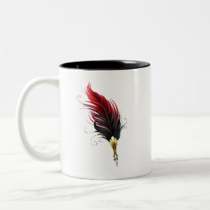 Roter Federhalter mit Goldspitze Zweifarbige Tasse