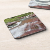 Roter Felsen in Baring Creek im Glacier National Getränkeuntersetzer (Linke Seite)