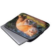 Roter Fox auf einem log Laptopschutzhülle (Vorne Knopf)