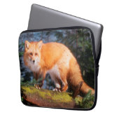 Roter Fox auf einem log Laptopschutzhülle (Vorderseite Links)