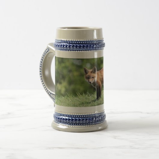 Roter Fox-Ausrüstung Bierglas (Vorderseite Links)