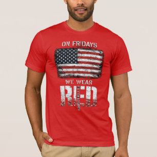 Roter Freitag: Denke an jeden, der im Einsatz ist T-Shirt
