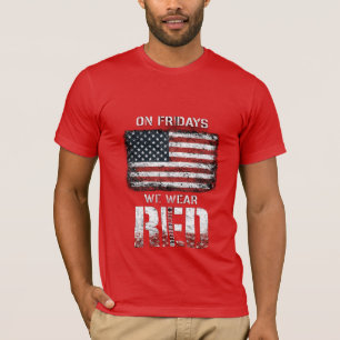 Roter Freitag: Denke an jeden, der im Einsatz ist T-Shirt