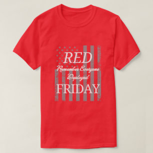 Roter Freitag „Denkt an alle, die im Einsatz sind“ T-Shirt