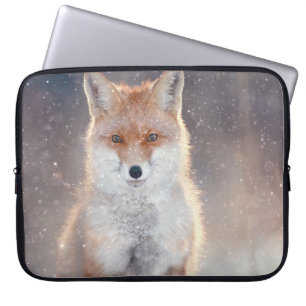 Roter Fuchs, Winterwald, landschaftliche Illustrat Laptopschutzhülle