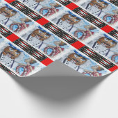 Roter gemusterter Nussknacker-Kuss Geschenkpapier (Ecke)