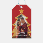 Roter glänzender Weihnachtsbaum personalisiertes F Geschenkanhänger (Vorderseite)