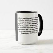 Roter Habichts Schild und Lanze Tasse (VorderseiteRechts)